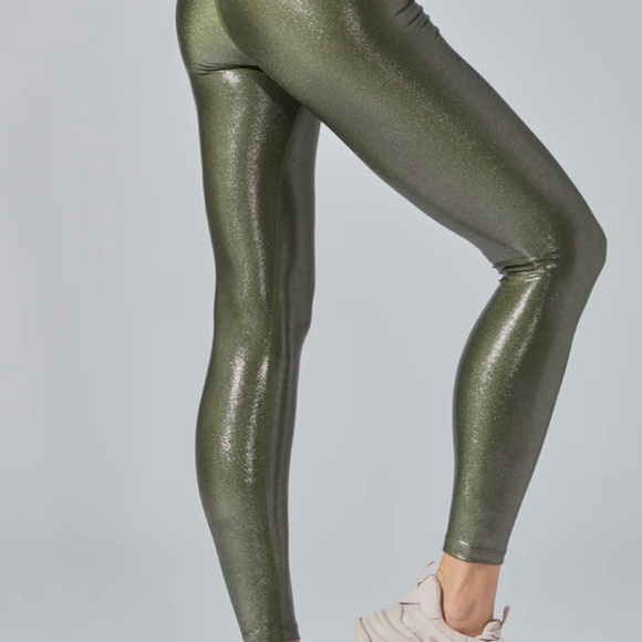 Heroine Sport Marvel Leggings size xs - Picture 2 of 6
